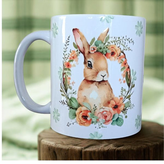 Taza de café con diseño de conejito